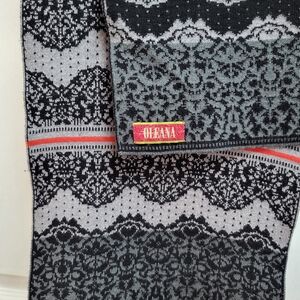 Oleana Black and Gray Patterned Scarf